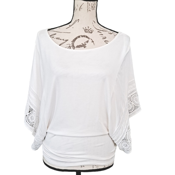 bebe Tops - 💖 2/$30 Bebe women's boho white eyelet crochet kimono sleeve blouse top size S